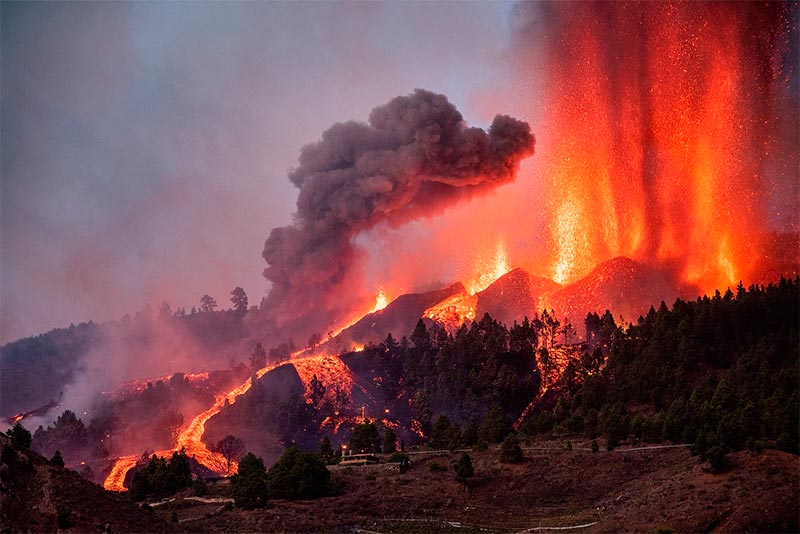 ”volcan en erupción la Palma